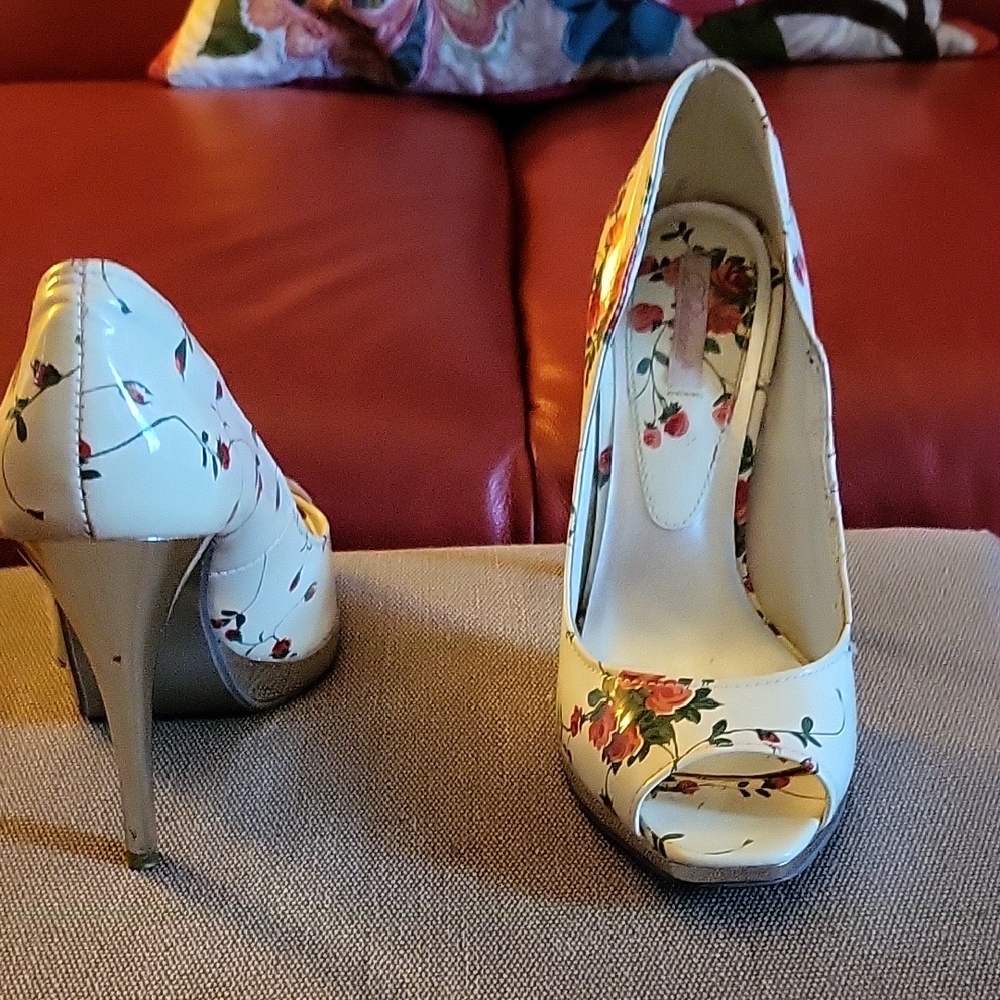 Delicious White Floral Heels
